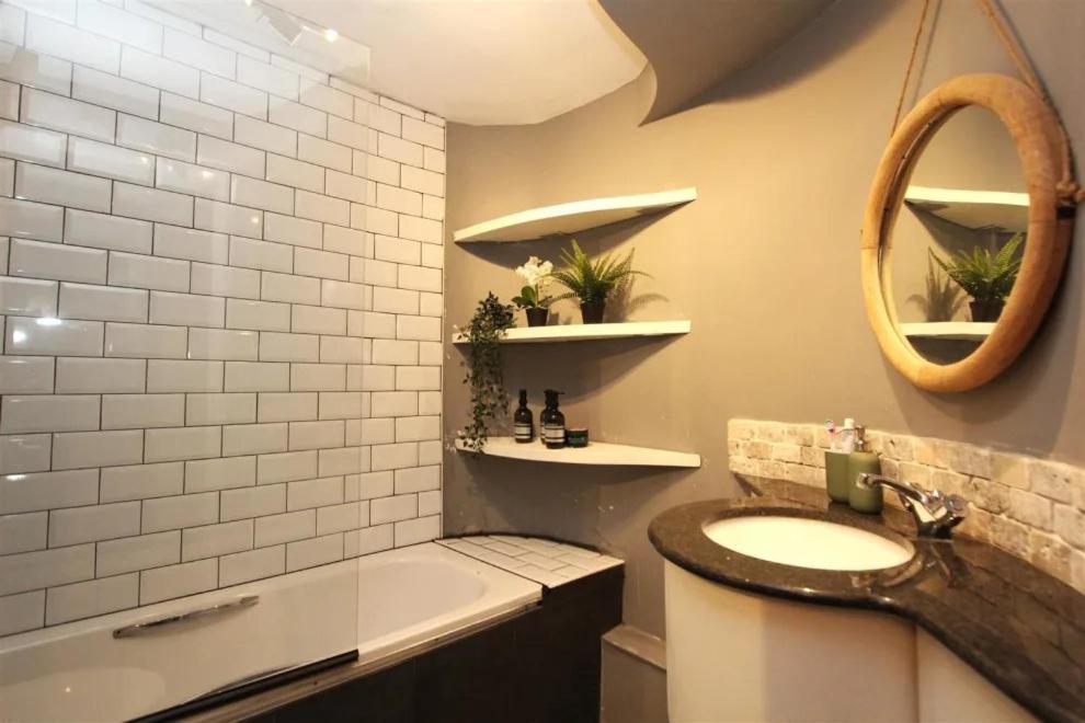 Large New-York Style Penthouse Apartment In Leeds City Centre With Contactless Check In Bagian luar foto